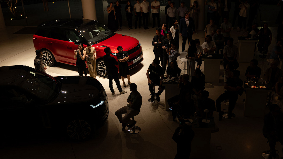 “Bữa tiệc ánh sáng” của Tam Minh tại showroom Jaguar Land Rover