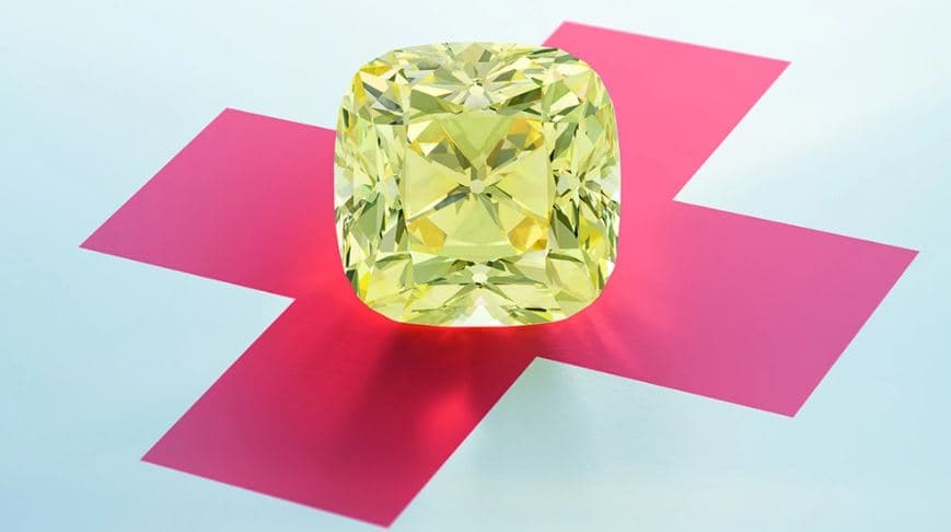 Viên kim cương “Red Cross Diamond” có thể đạt “giá gõ búa” 11 triệu USD