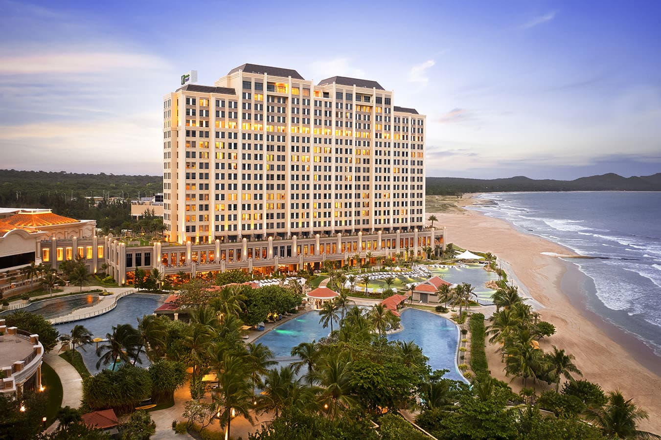 Holiday Inn Resort Ho Tram Beach vinh dự đạt chứng nhận 5 sao danh giá