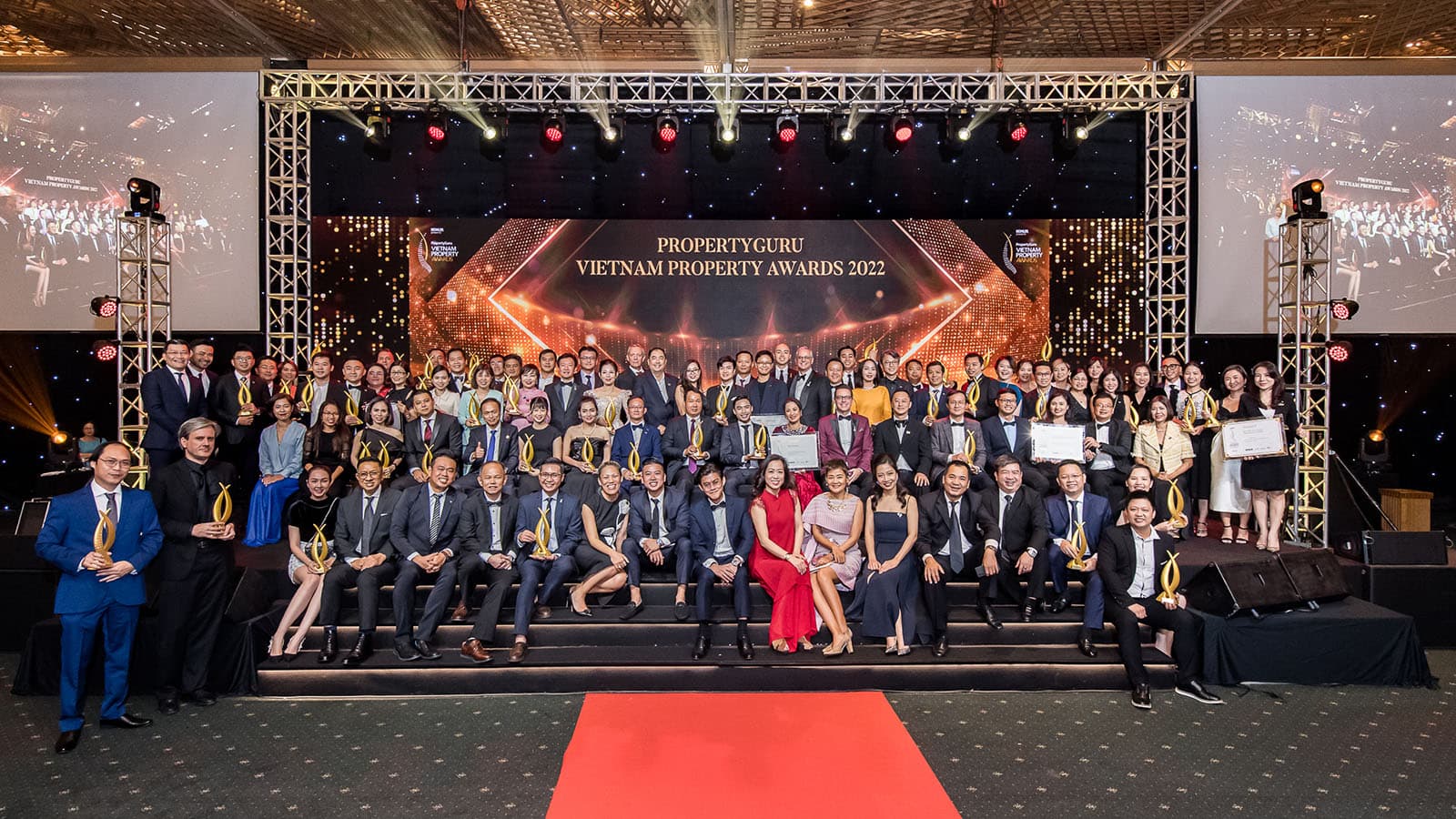 PropertyGuru Vietnam Property Awards lần thứ 8 vinh danh những thương hiệu và dự án bất động sản xuất sắc nhất 2022